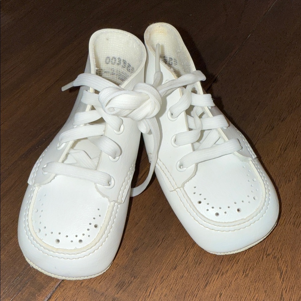 Vintage Wee Kids White Baby Shoes, Infant Size 2, Unisex